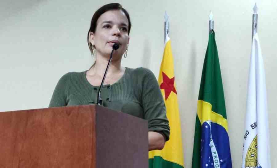 Educação promove palestra sobre a violência contra a mulher para servidores da rede estadual